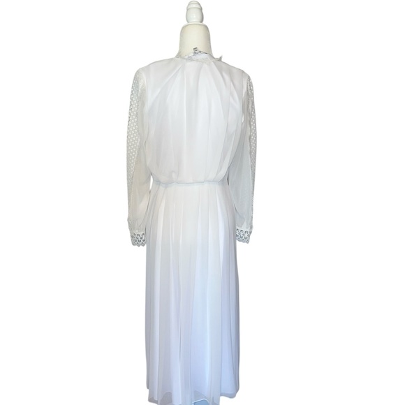 Badgley Mischka Elegant White Dress - Picture 12 of 12